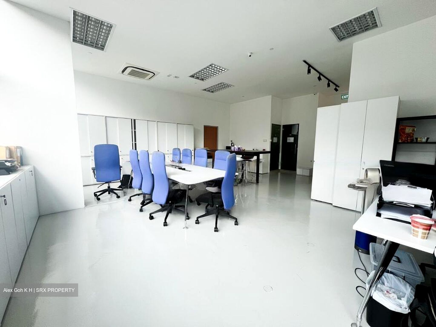 UB. One (D14), Factory #462318081